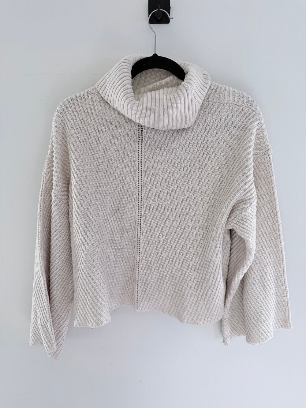 Cupcakes and Cashmere "Phil" Cream Slouchy Turtleneck Cropped Sweater-Size M